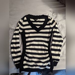 Metaphor black and white sweater